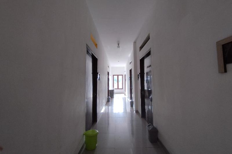 Zahira Guesthouse By Zuzu - Genel