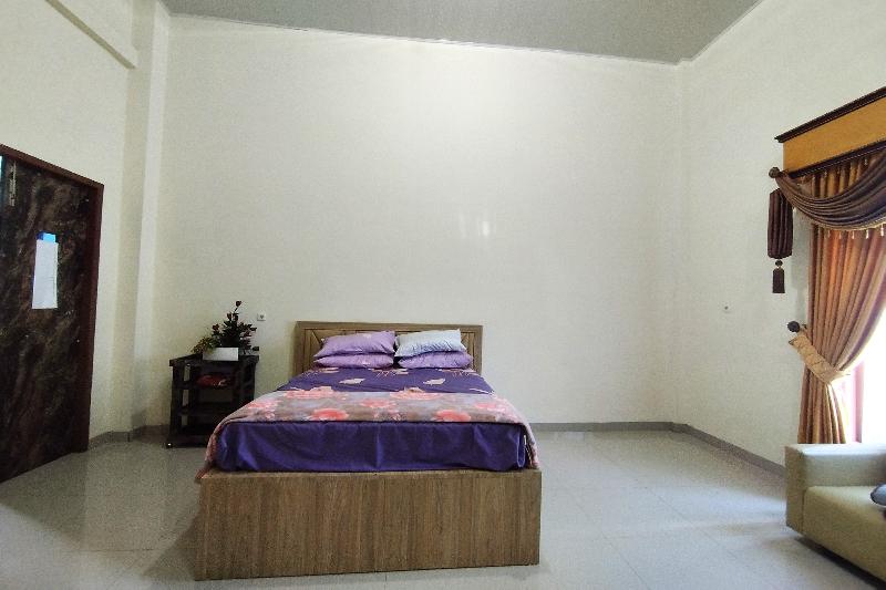 Zahira Guesthouse By Zuzu - Oda