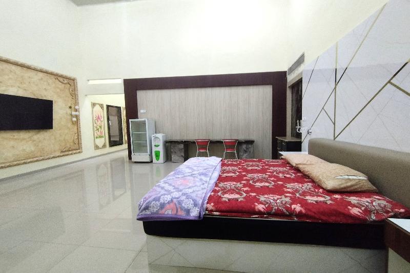 Zahira Guesthouse By Zuzu - Oda