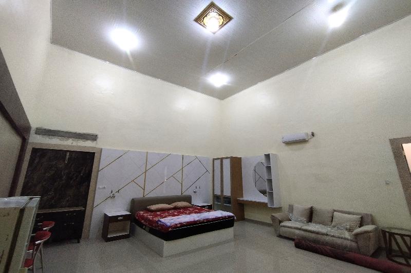 Zahira Guesthouse By Zuzu - Oda