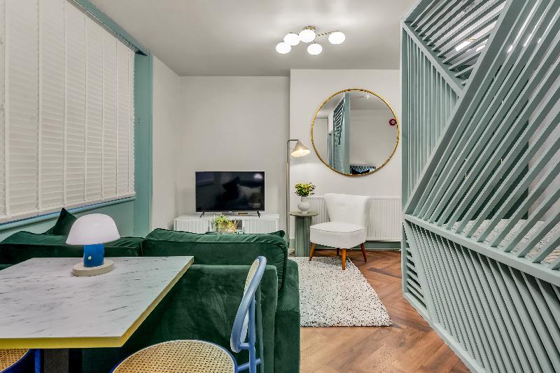 Modern Kensington Apartments - Oda
