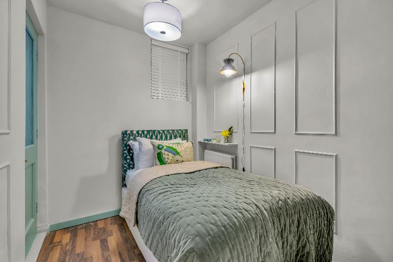Modern Kensington Apartments - Oda