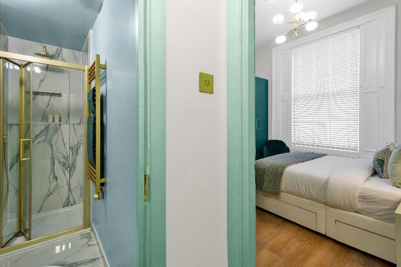 Modern Kensington Apartments - Oda