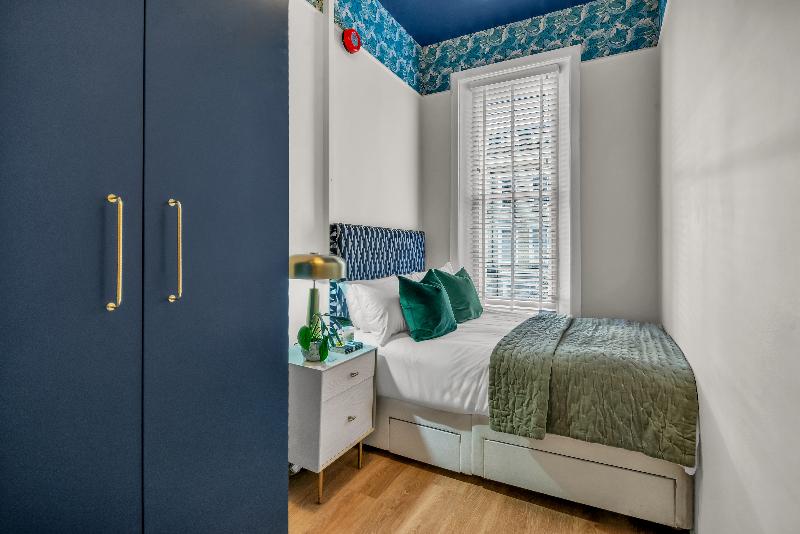 Modern Kensington Apartments - Oda