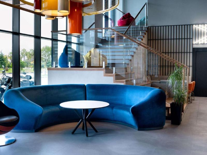 Ibis Styles Batumi - Lobi