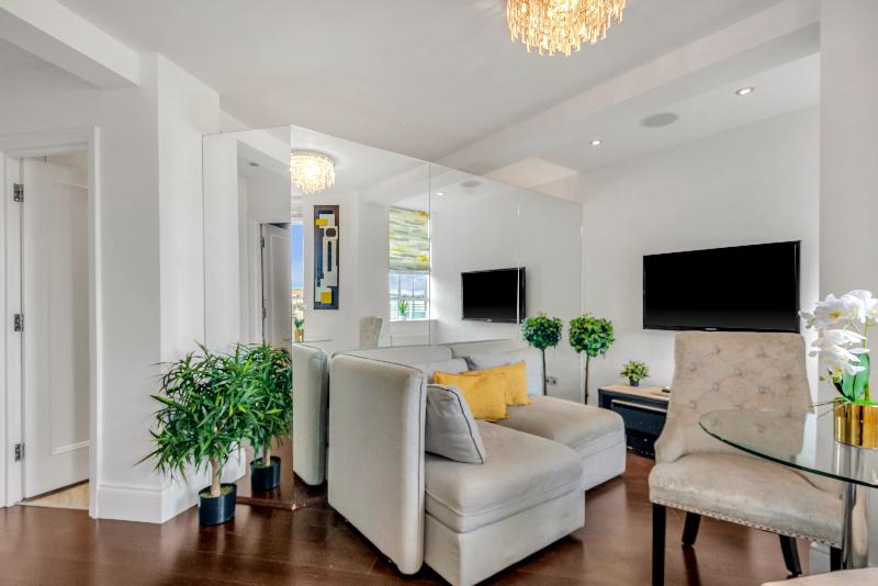 Contemporary Apartments Chelsea - Lobi