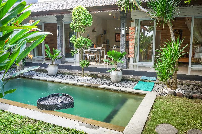 Villa Aris 1 By Zuzu - Lobi