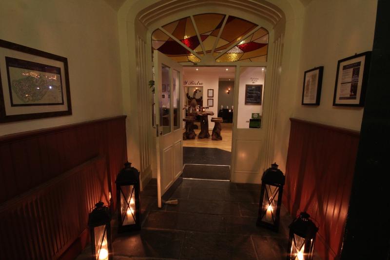 Aberdunant Hall - Bar