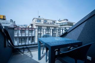 Bird Nest Suites