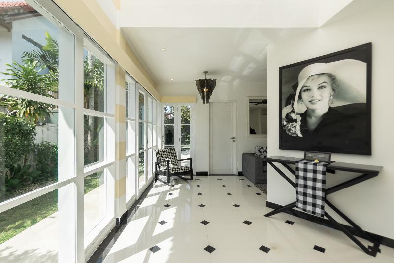 Shanti Estate Seminyak By Nakula - Oda