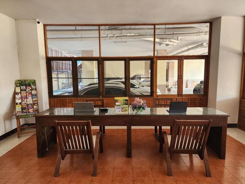 Budget Stars Hotel Chiang Mai - Lobi