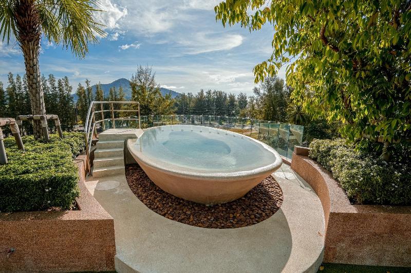 The Marin Phuket Kamala Beach - Havuz
