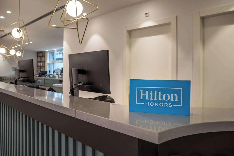 Hampton By Hilton Locarno - Lobi