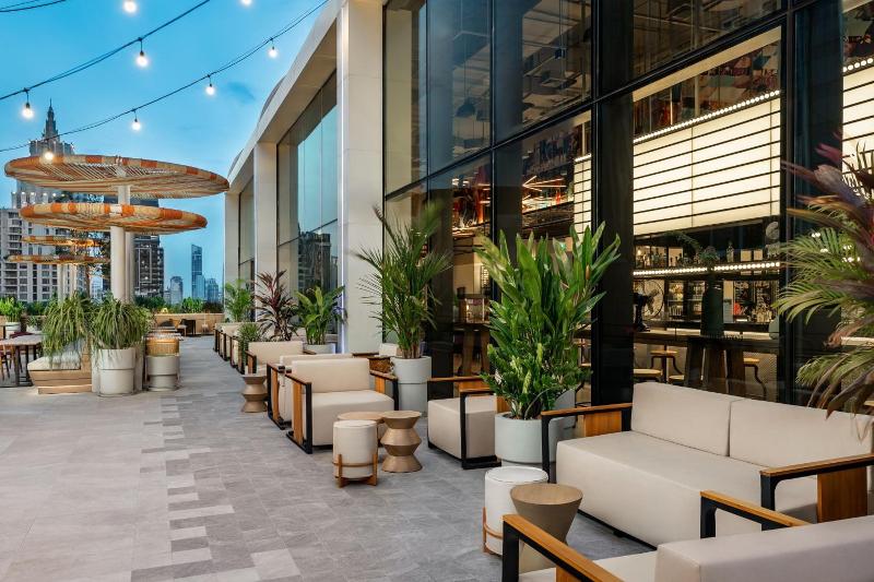 Moxy Bangkok Ratchaprasong - Bar