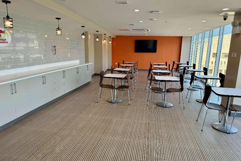 Super 8 By Wyndham Bronx Near Stadium - Restoran