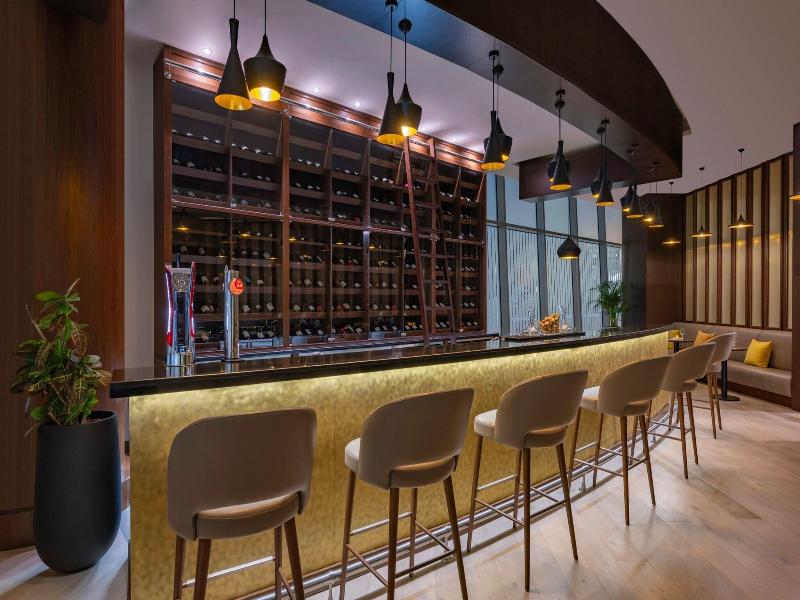 Le Meridien City Center, Doha - Bar