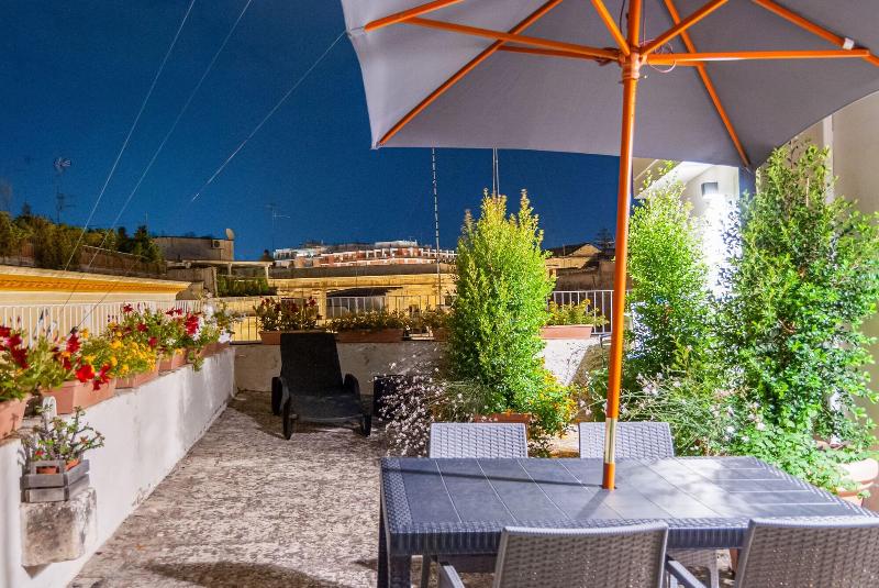 Il Garbino Suite And Apartment - Oda