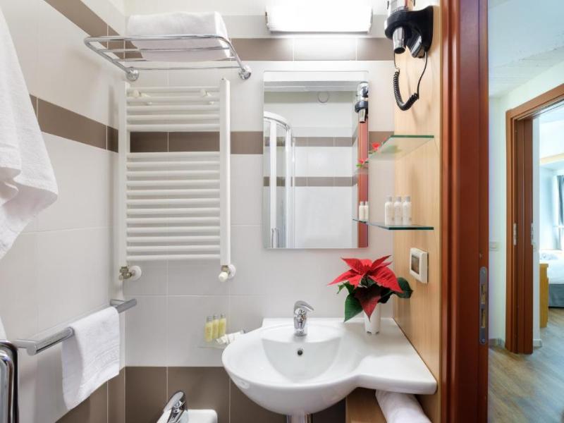 TH 1400 Hotel - Oda