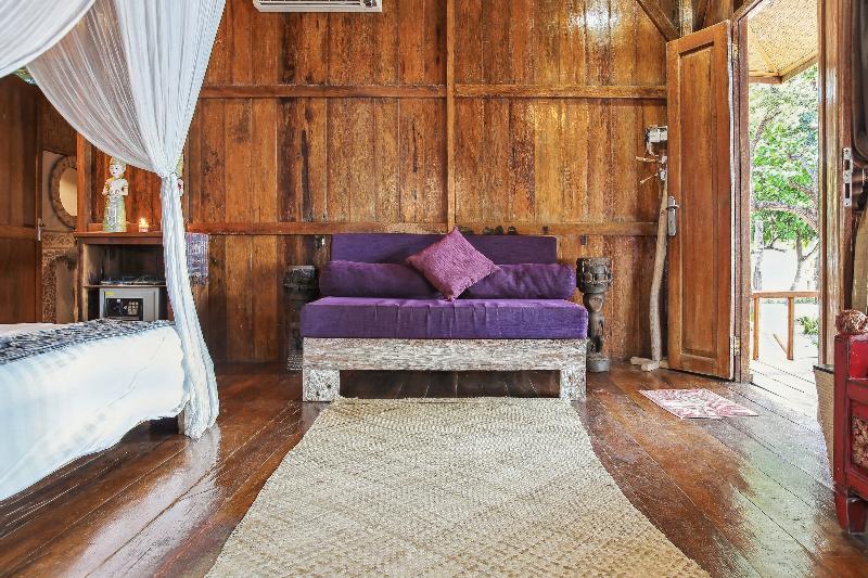 Cemara Beachfront Suite By Zuzu - Oda