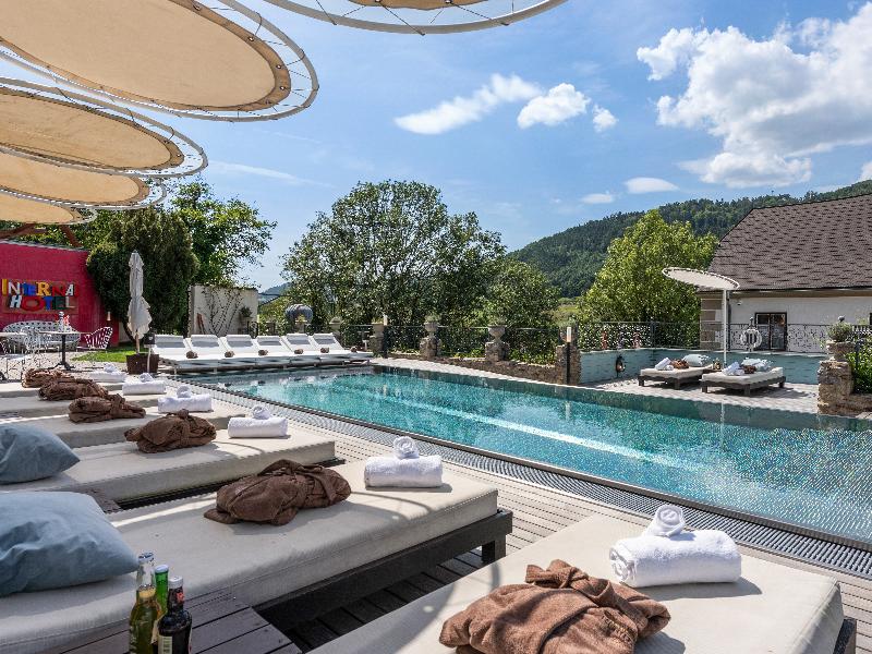 Le Petit Ivy Five Bedroom Château - Oda