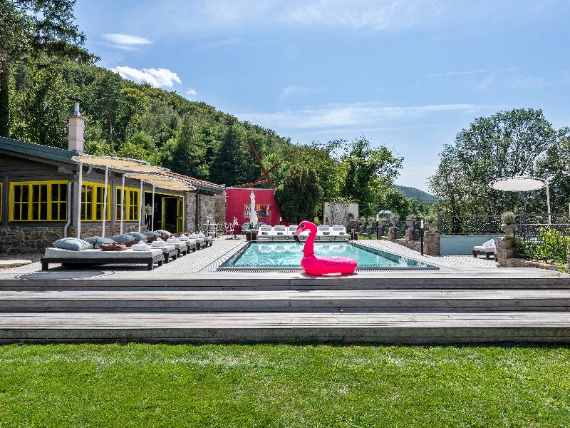 Le Petit Ivy Five Bedroom Château - Oda