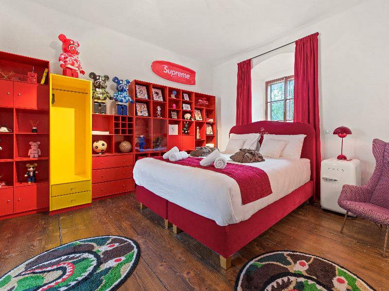 Le Petit Ivy Five Bedroom Château - Oda