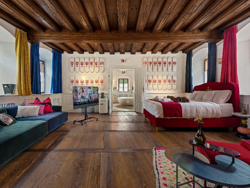 Le Petit Ivy Five Bedroom Château - Oda