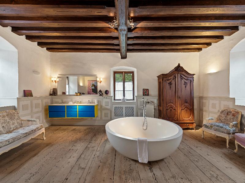 Le Petit Ivy Five Bedroom Château - Oda