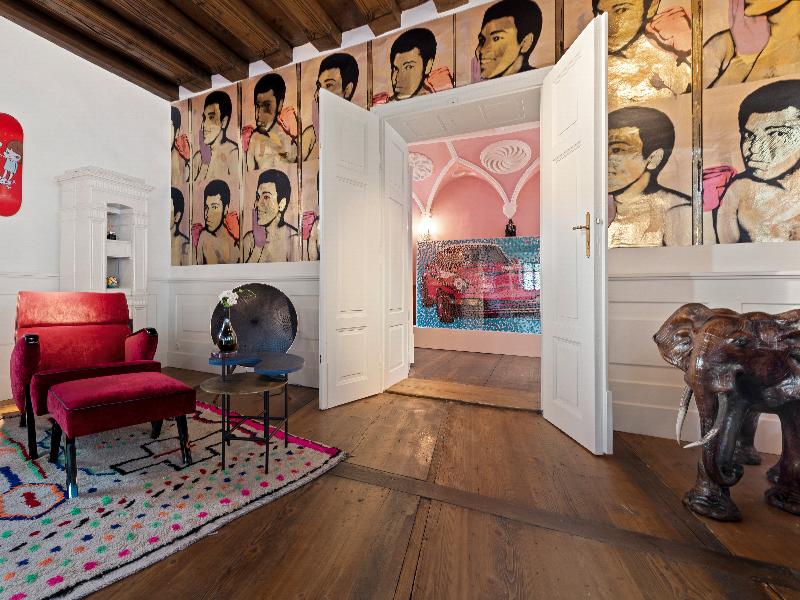 Le Petit Ivy Five Bedroom Château - Oda
