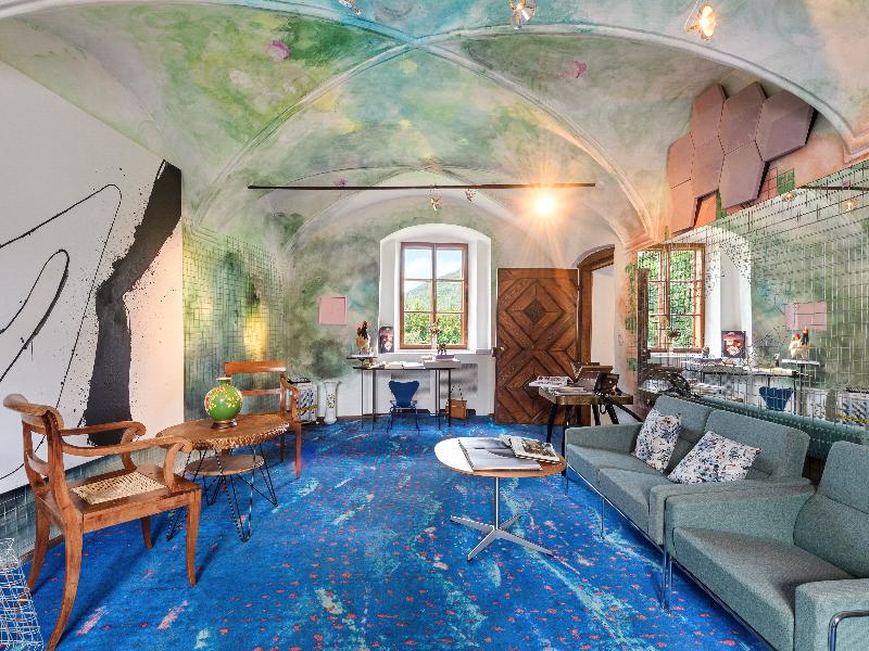 Le Petit Ivy Five Bedroom Château - Oda
