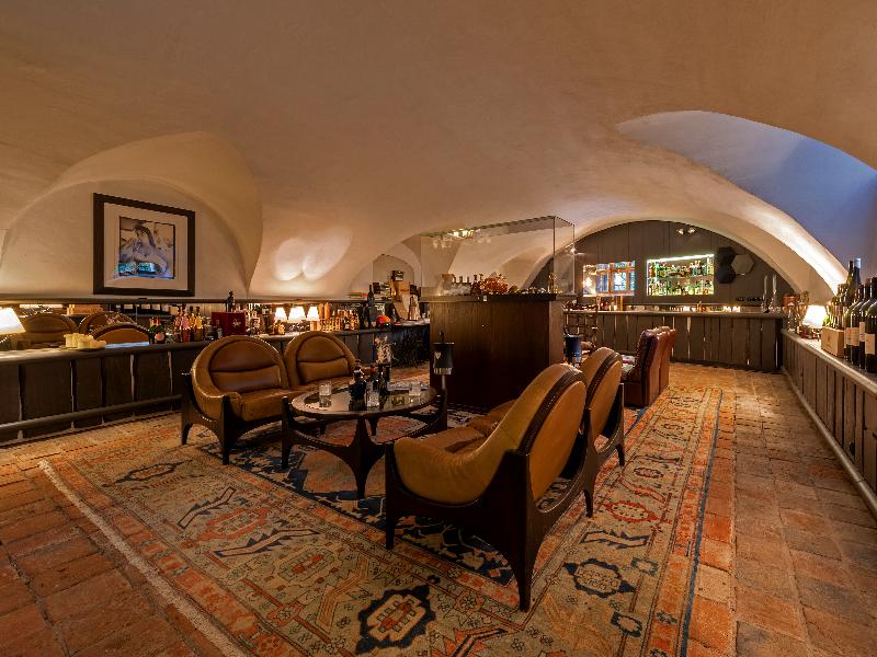 Le Petit Ivy Five Bedroom Château - Oda