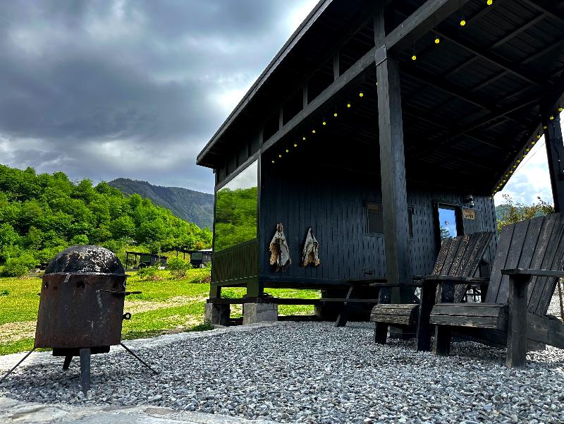 Runaway House - Qalaciq - Lobi