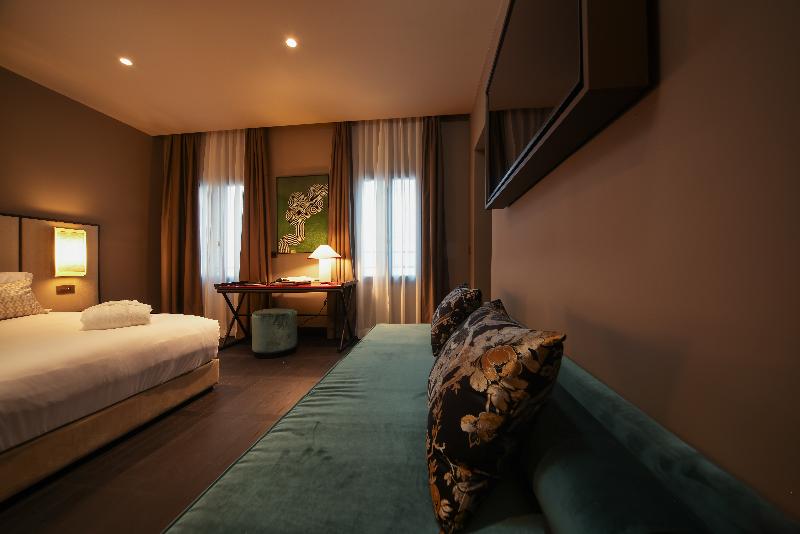 U-Visionary Venezia Hotel - Oda