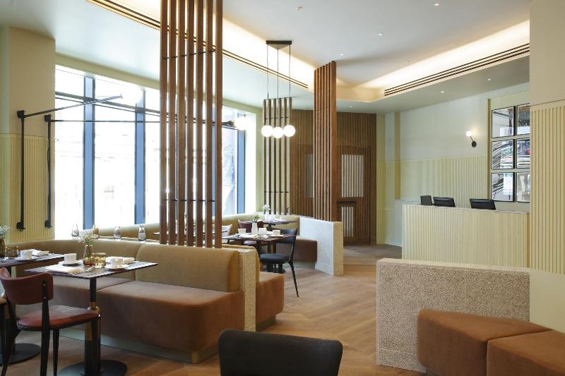 Rockwell East - Lobi