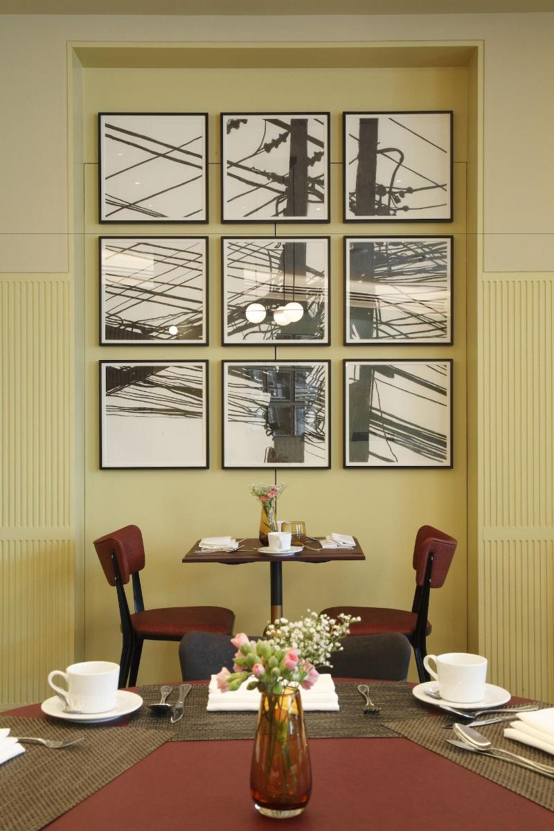 Rockwell East - Restoran