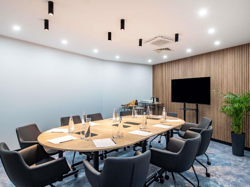 Ibis Tbilisi Havaalanı - Toplantı