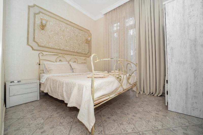 Old Tbilisi Apart Hotel - Oda