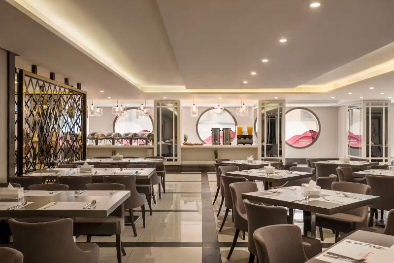 Ramada By Wyndham Makkah Zad Al Tayseer - Restoran