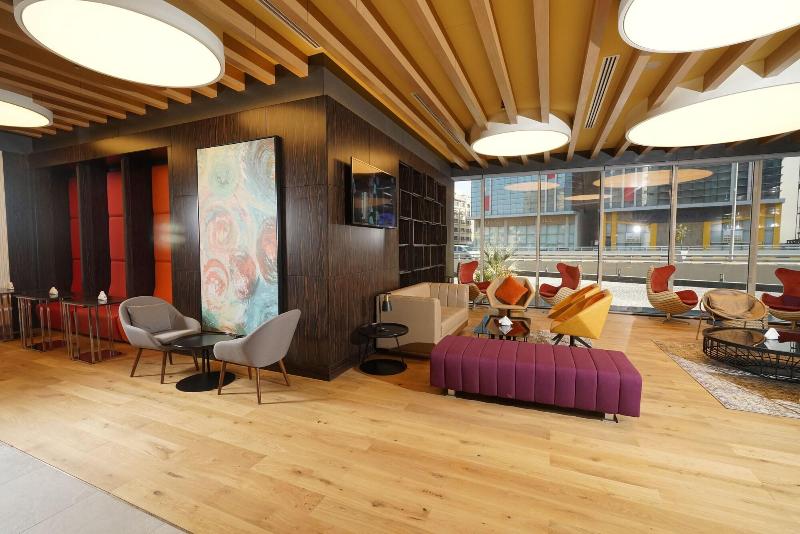Ramada Encore Wyndham Al Khobar Corniche - Lobi