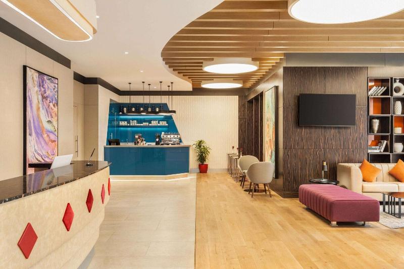 Ramada Encore Wyndham Al Khobar Corniche - Lobi
