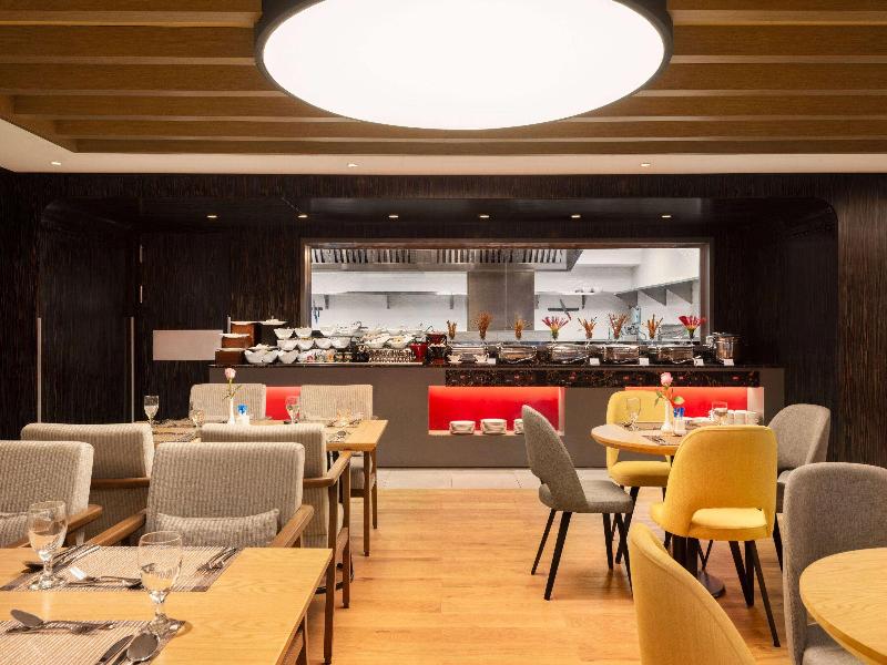Ramada Encore Wyndham Al Khobar Corniche - Restoran
