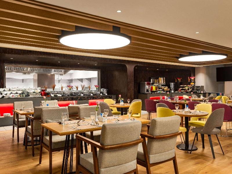 Ramada Encore Wyndham Al Khobar Corniche - Restoran