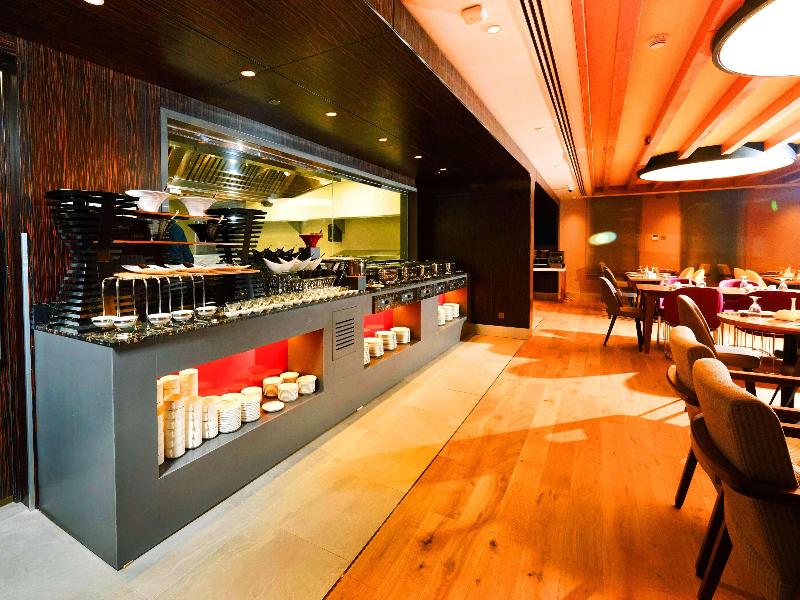 Ramada Encore Wyndham Al Khobar Corniche - Restoran