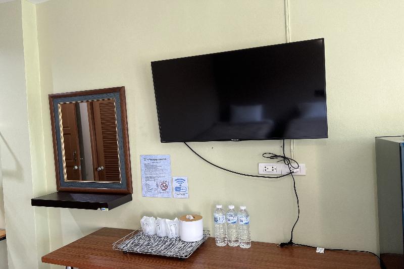 V Tharm Hotel - Oda