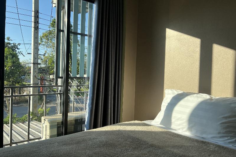 V Tharm Hotel - Oda
