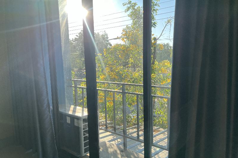 V Tharm Hotel - Oda