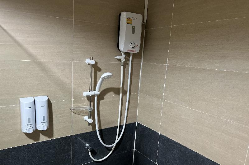 V Tharm Hotel - Oda