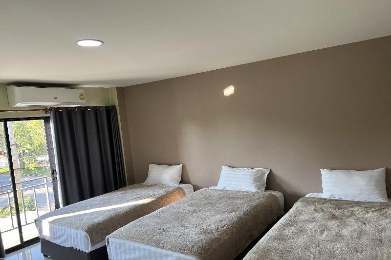 V Tharm Hotel - Oda