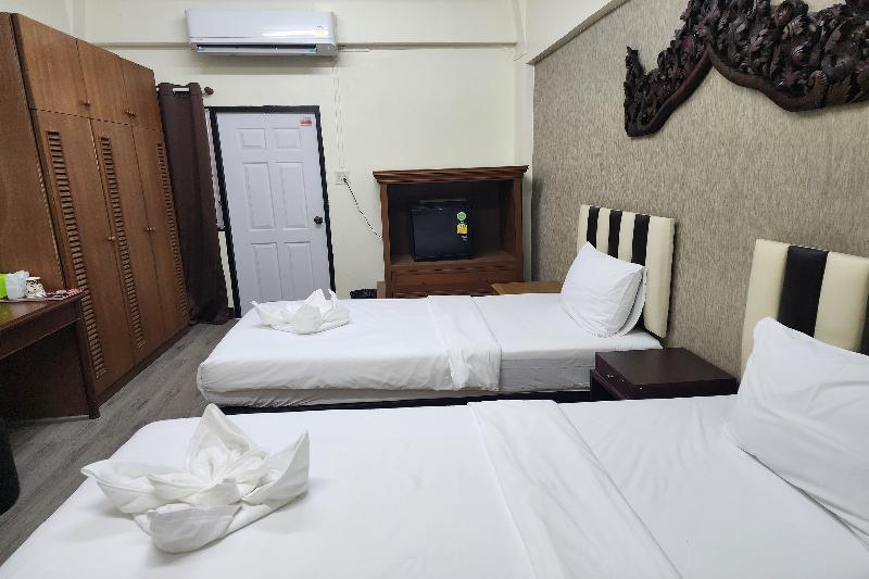 Kim Hotel At Bangplong - Oda