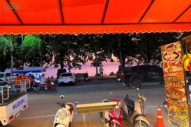 The Lodge Jomtien 9 - Restoran
